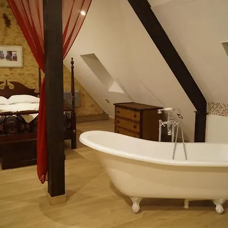 24h Le Mans - Les Haies Gite, Near Le Mans Circuit Dom wakacyjny Coulans-sur-Gée