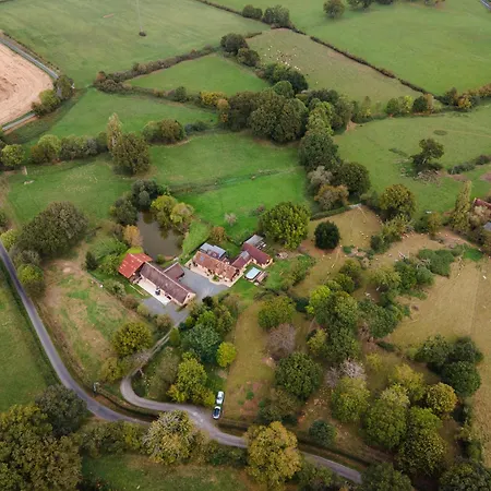 24h Le Mans - Les Haies Gite, Near Le Mans Circuit * Coulans-sur-Gée