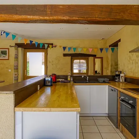 24h Le Mans - Les Haies Gite, Near Le Mans Circuit Dom wakacyjny *