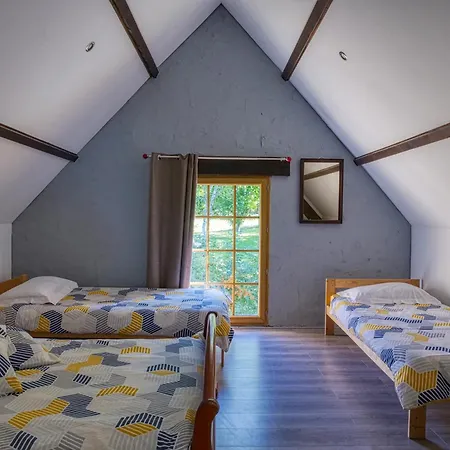 24h Le Mans - Les Haies Gite, Near Le Mans Circuit Dom wakacyjny *