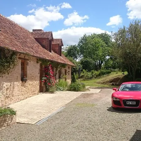 Dom wakacyjny 24h Le Mans - Les Haies Gite, Near Le Mans Circuit Coulans-sur-Gée