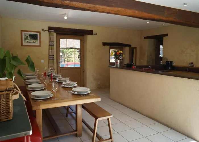 24h Le Mans - Les Haies Gite, Near Le Mans Circuit Casa de Férias Coulans-sur-Gée