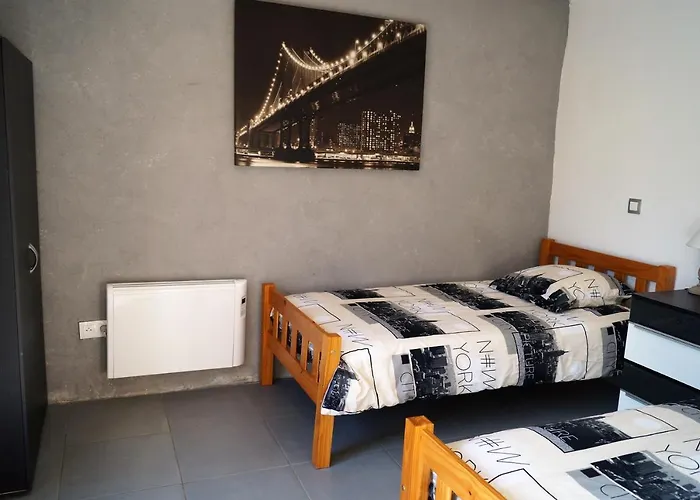 24h Le Mans - Les Haies Gite, Near Le Mans Circuit Casa de Férias