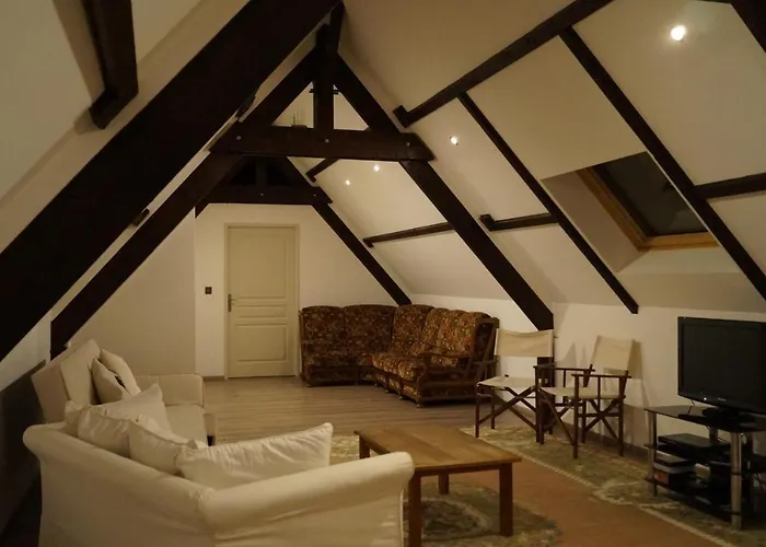 24h Le Mans - Les Haies Gite, Near Le Mans Circuit Casa de Férias *