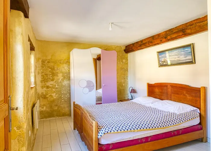 Casa de Férias 24h Le Mans - Les Haies Gite, Near Le Mans Circuit *