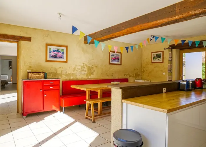 24h Le Mans - Les Haies Gite, Near Le Mans Circuit Casa de Férias Coulans-sur-Gée