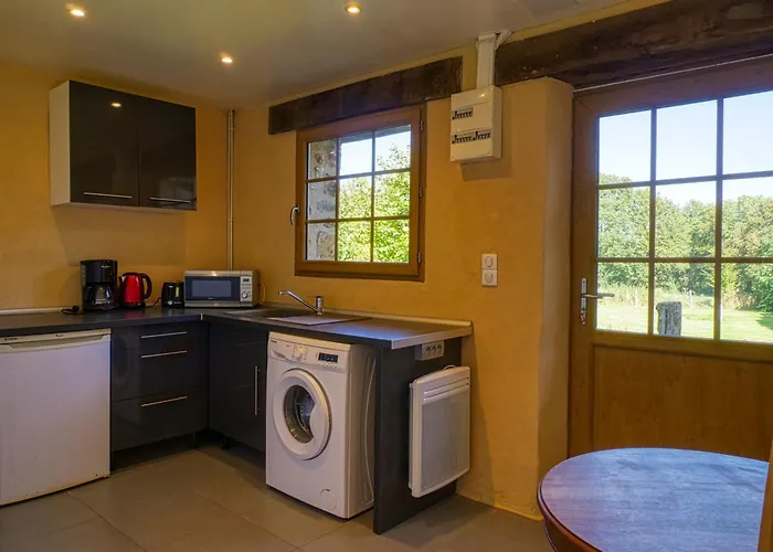 Casa de Férias 24h Le Mans - Les Haies Gite, Near Le Mans Circuit *