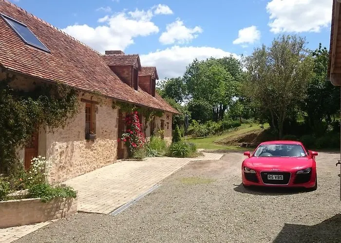 Casa de Férias 24h Le Mans - Les Haies Gite, Near Le Mans Circuit Coulans-sur-Gée